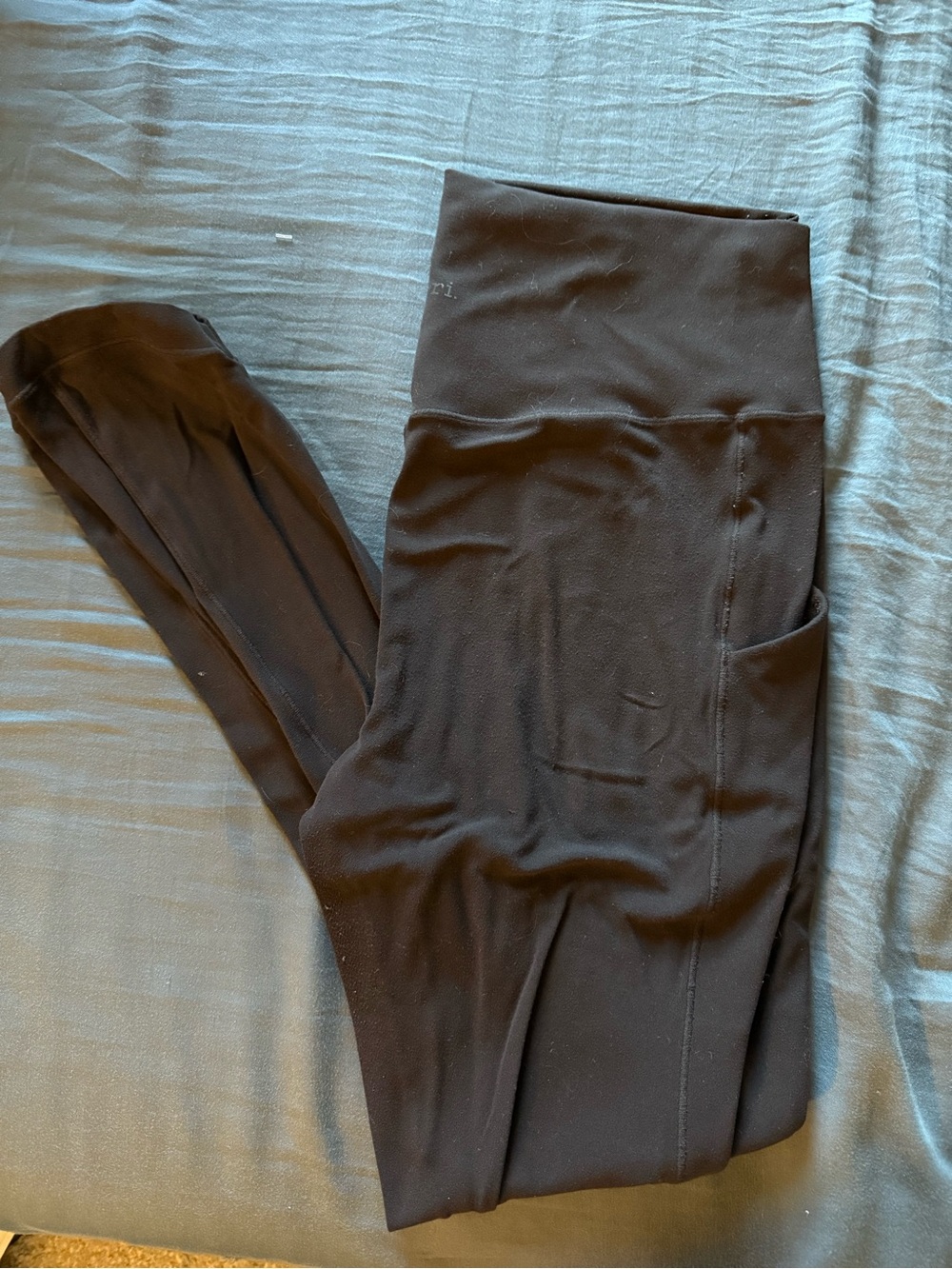 Stori High-Waist Black Active Leggings with Side Pocket